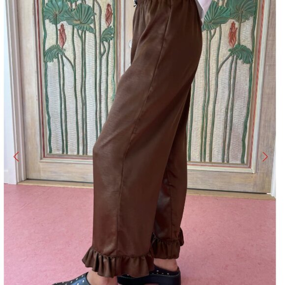 Liora Ruffle Pant Lisa Says Gah - chocolate - Picture 4 of 4